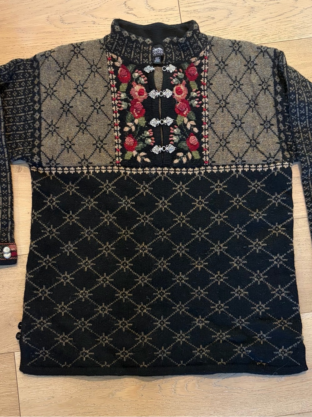 Vtg. Icelandic Design M Black Wool Nordic Geometric Floral Embroidery Sweater